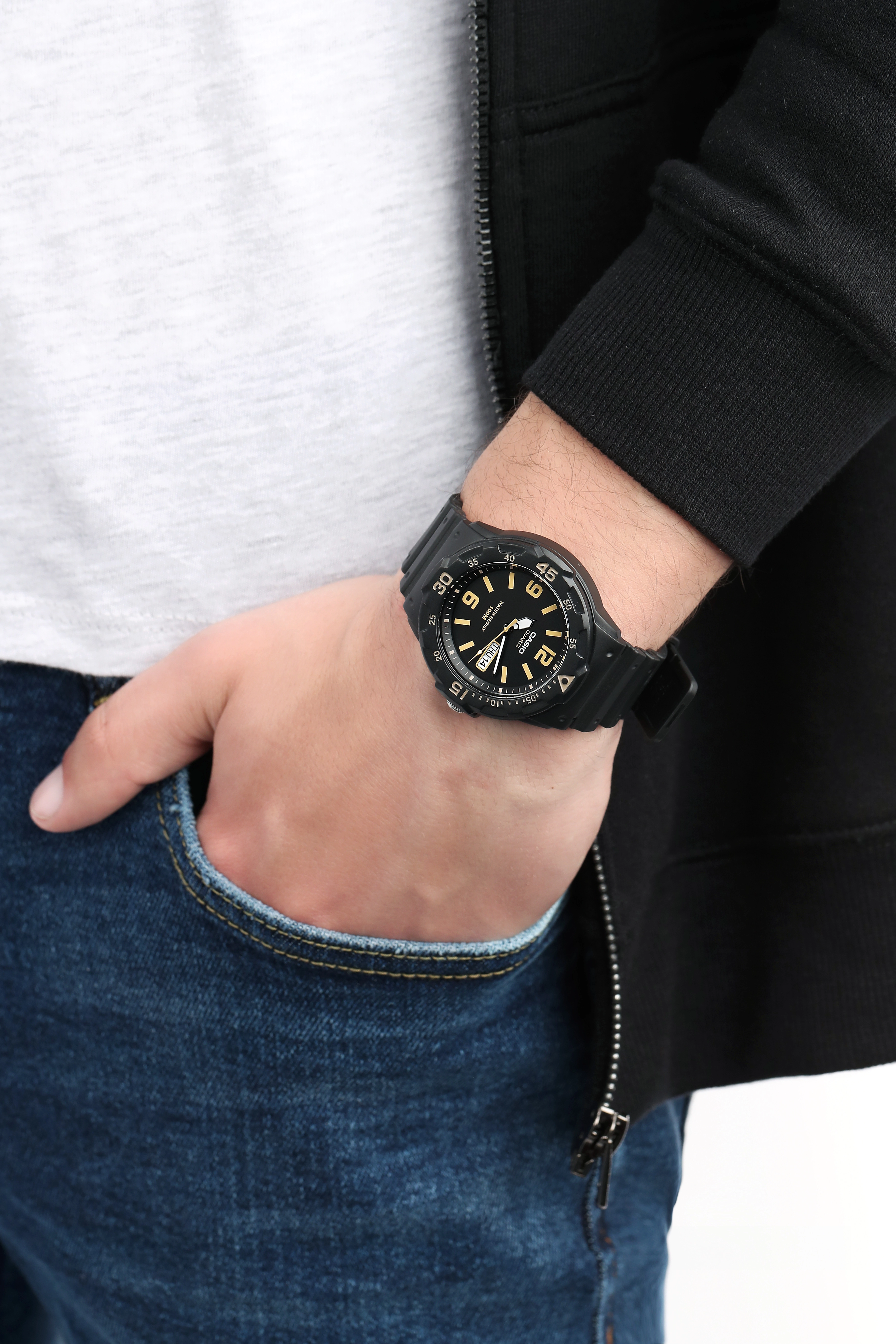 Quartz Wristwatch / MRW-200H-1B3VDF
