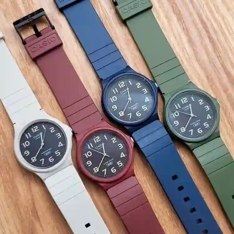 Quartz Wristwatch/MQ-24UC-8BDF