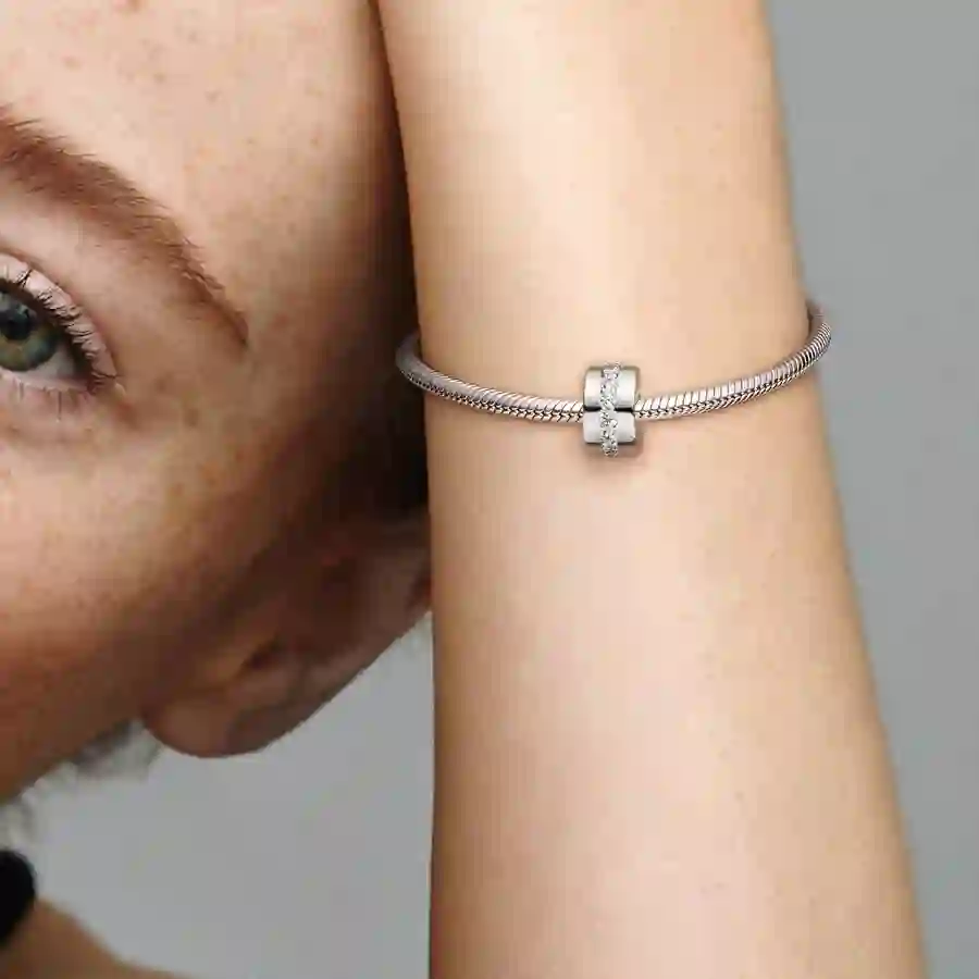 PANDORA Moments Charm / 791972CZ