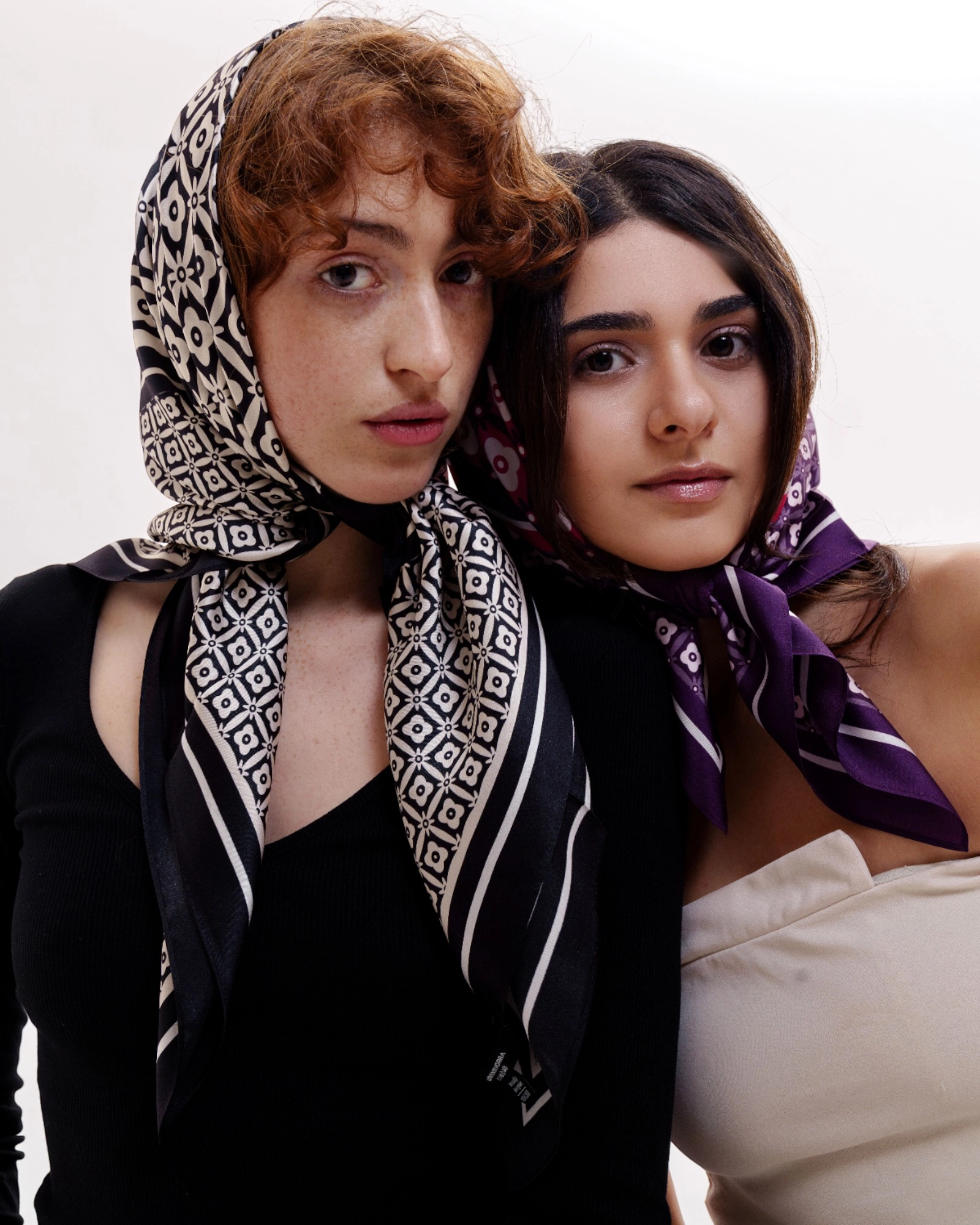 Scarf / 10-SCRF-SLK-01-01-52x52