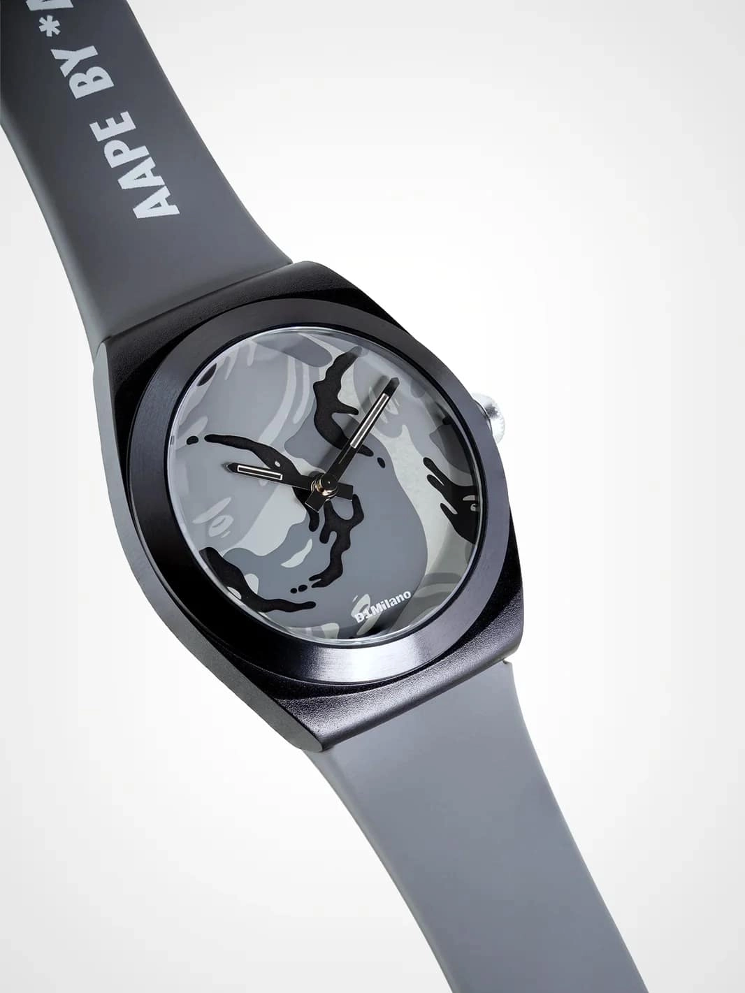 Quartz wristwatch / D1-CVRUAAPE4