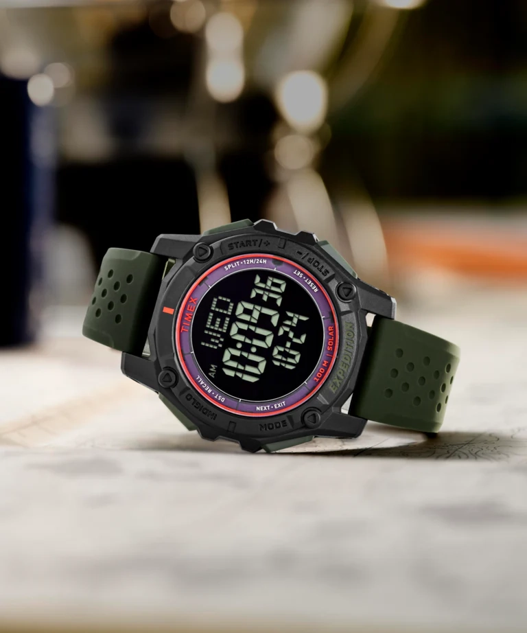 Solar Wristwatch / TW4B33700
