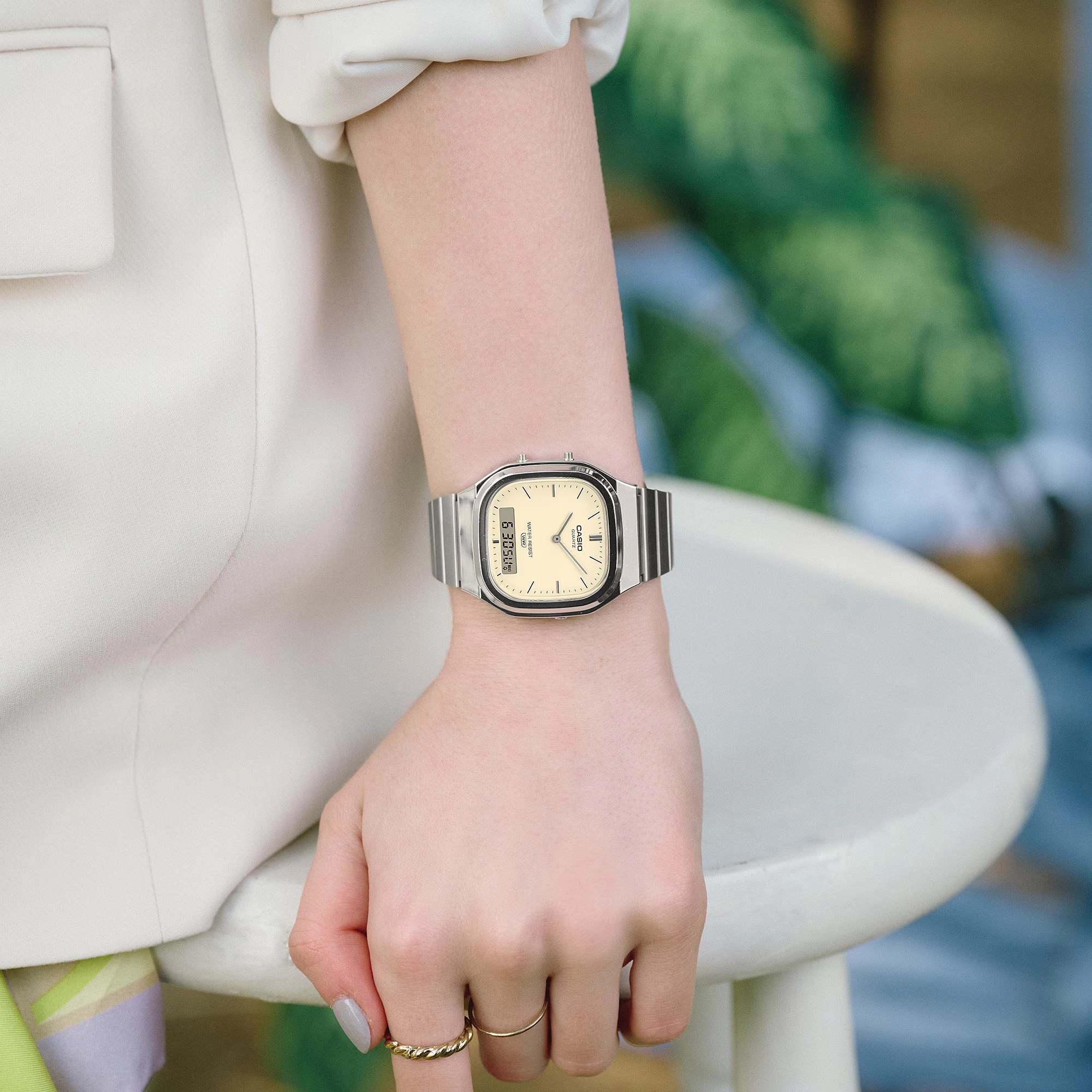 Quartz Wristwatch / AQ-240E-7A2DF