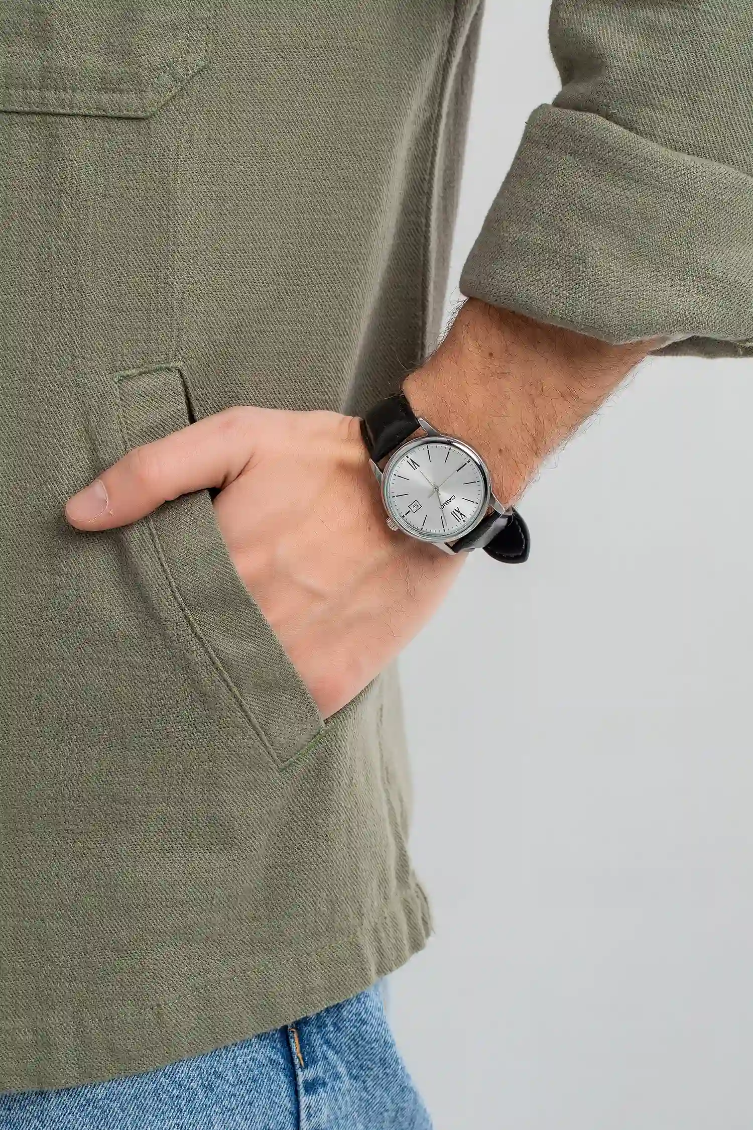 Quartz Wristwatch/MTP-V002L-7B3UDF