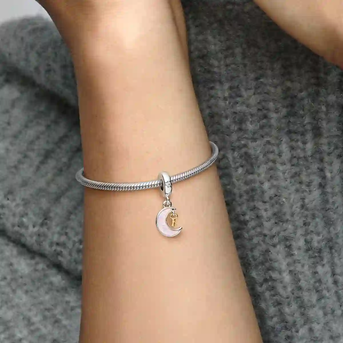 Charm/762985C01