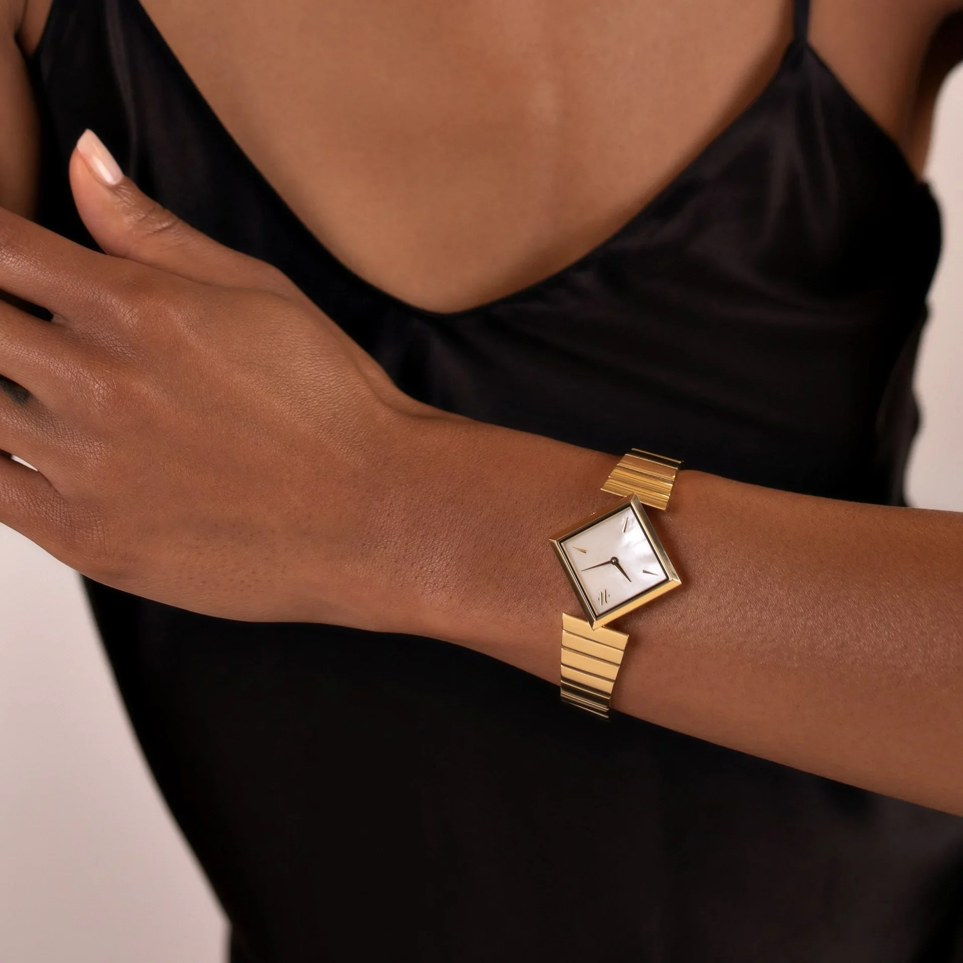 Vanna Quartz Watch Women / LuGMOP