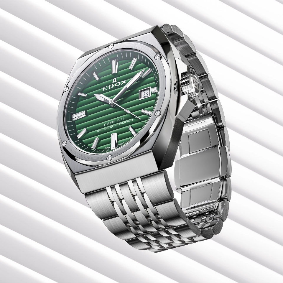 Quartz Wristwatch / 53032 3M VIN