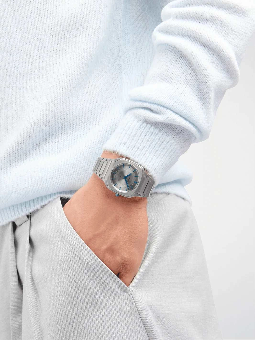 Quartz wristwatch / D1-SQBJ02