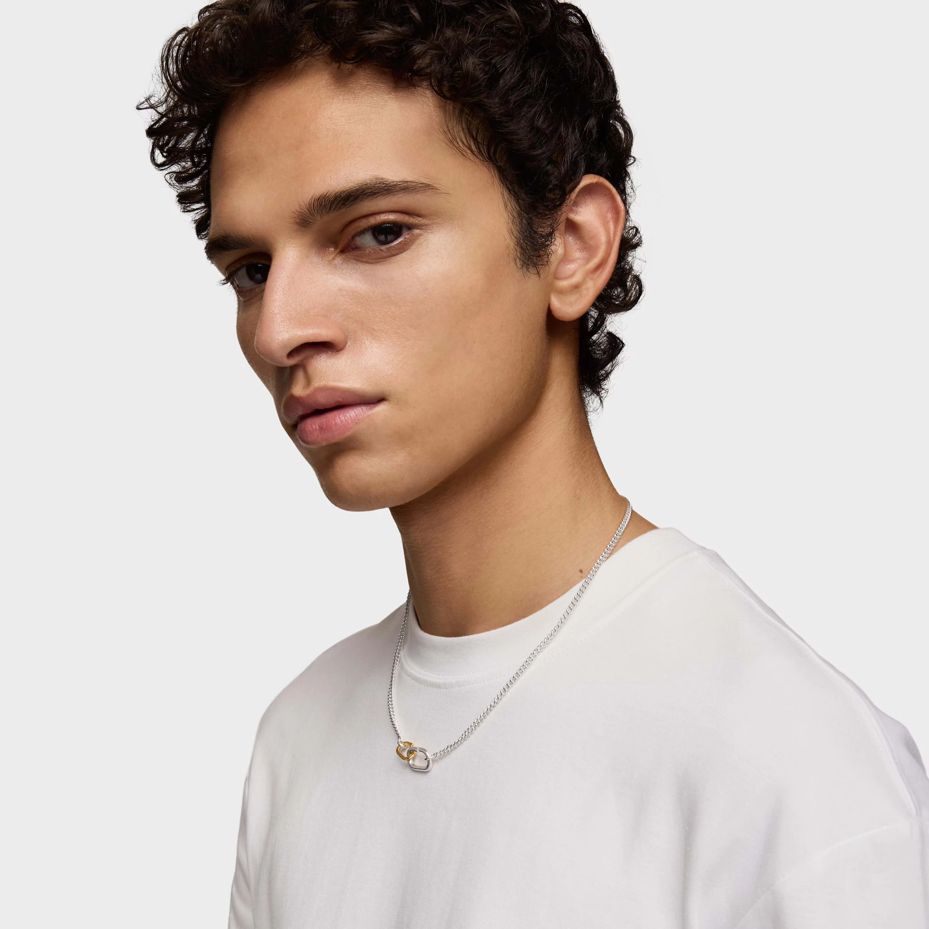 Necklace / 1004098700