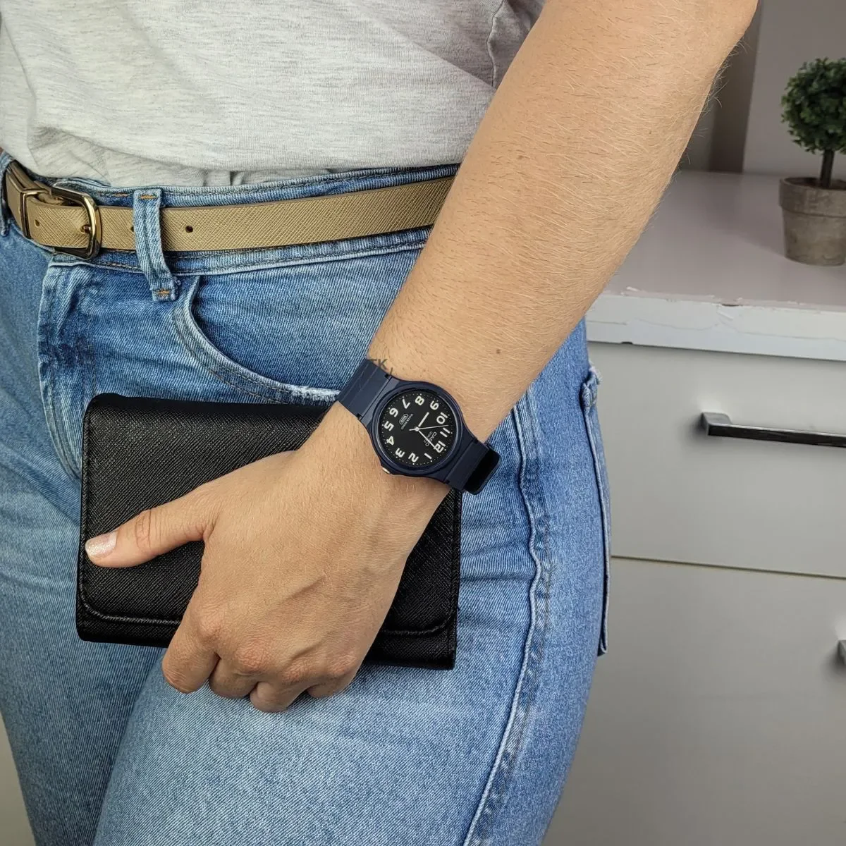 Quartz Wristwatch/MQ-24UC-2BDF