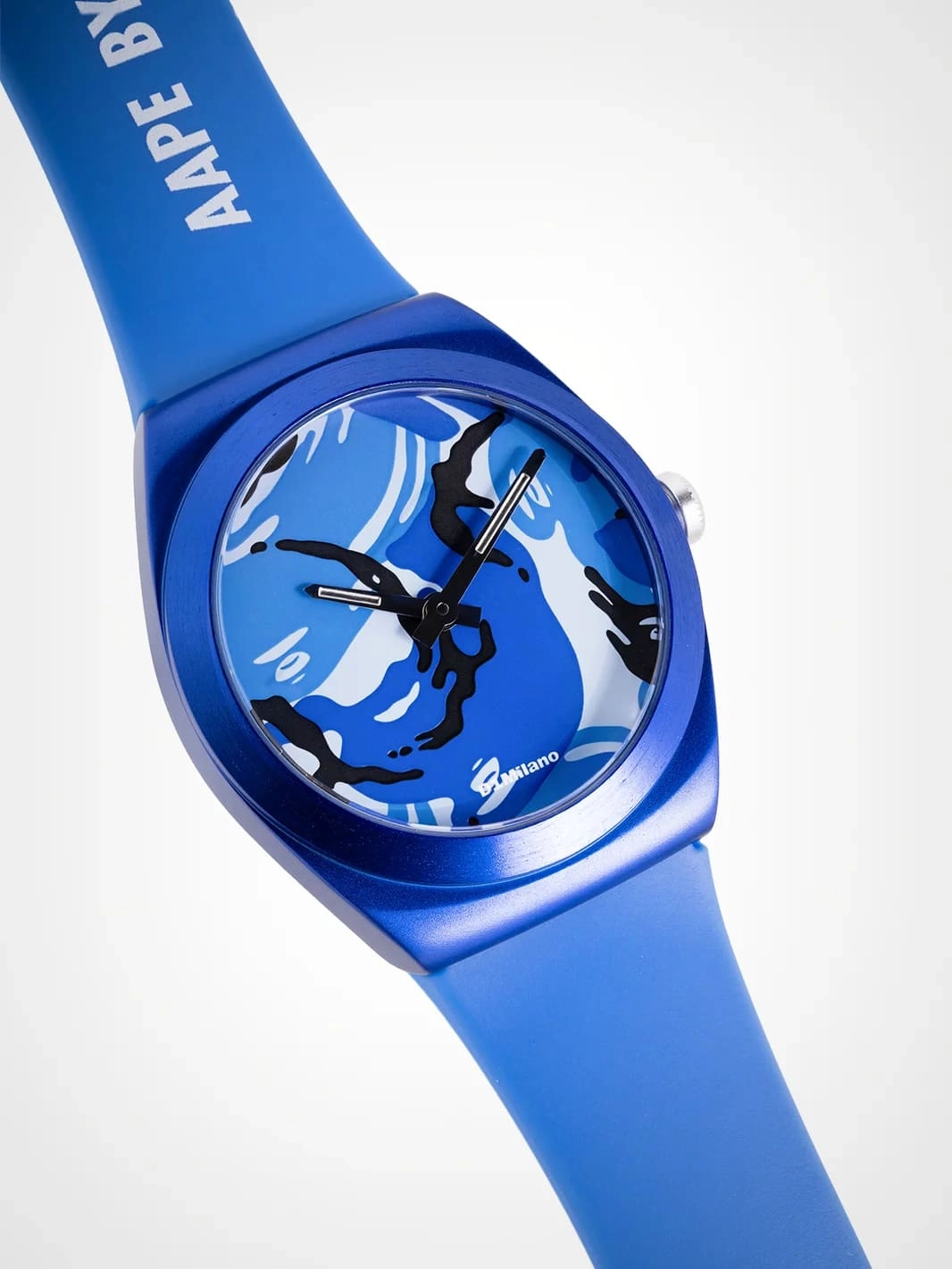 Quartz wristwatch / D1-CVRUAAPE3