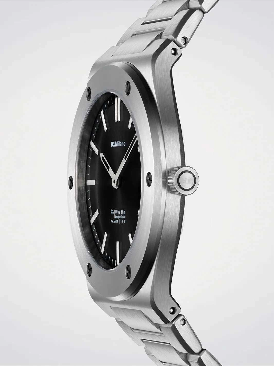 Quartz wristwatch / D1-UCBU01