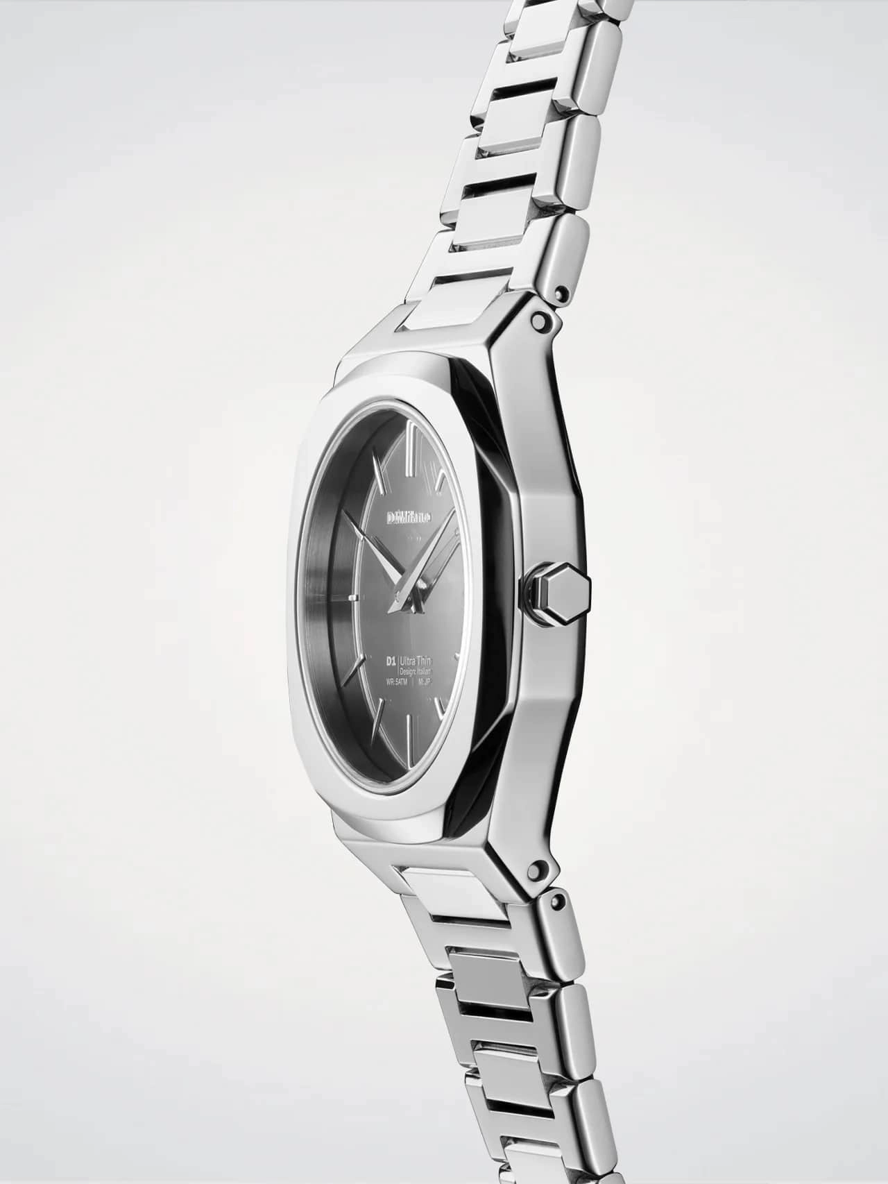 Quartz Wristwatch / D1-UTBL39