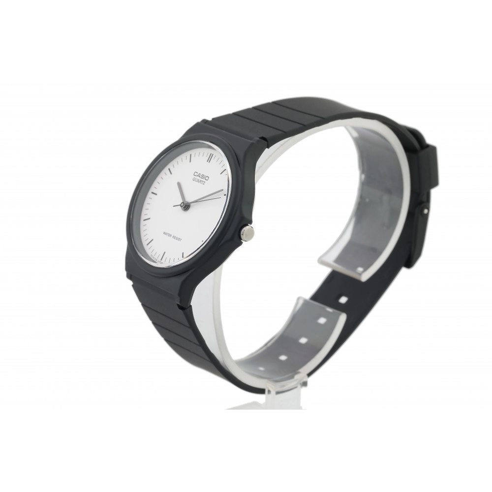 Quartz Wristwatch / MQ-24-7ELDF