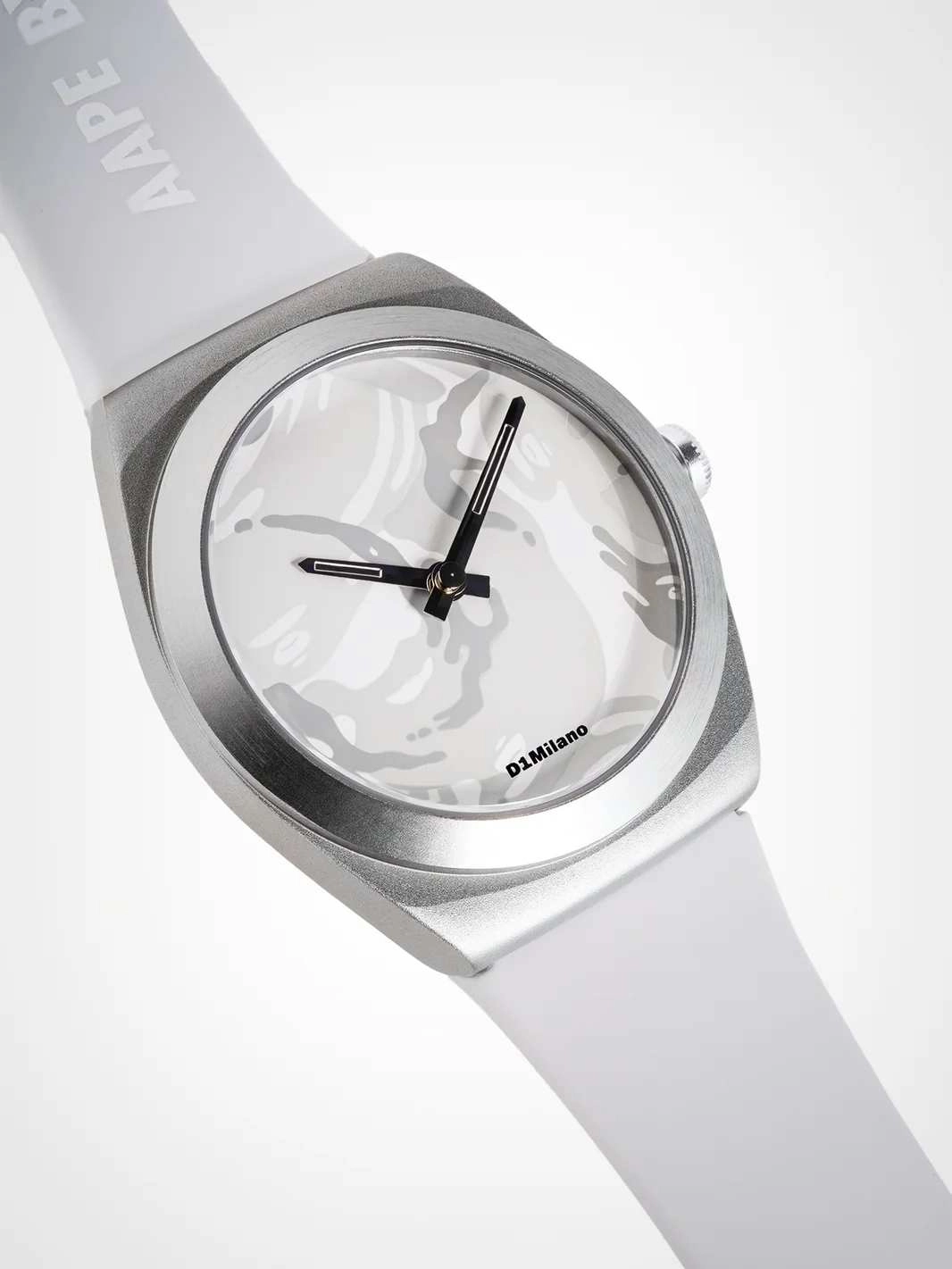 Quartz wristwatch / D1-CVRUAAPE5