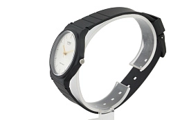 Quartz Wristwatch / MQ-24-7E2LDF