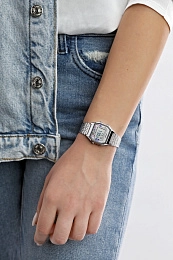 Quartz Wristwatch / LA680WA-4CDF