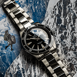 Skydiver limited edition / 38 mm / automatic 3 hands / stainless steel / metal bracelet / black dial
