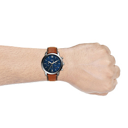 Часы наручные аналоговые кварцевые (в комплекте с браслетом)
