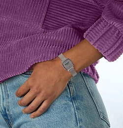 Quartz Wristwatch / LA670WEM-7DF