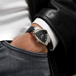 Quartz Wristwatch / H24411732