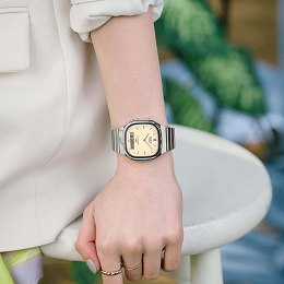 Quartz Wristwatch / AQ-240E-7A2DF