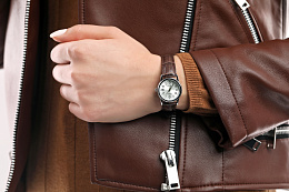 Quartz Wristwatch / LTP-V002L-7B2UDF