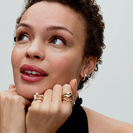 PANDORA Gold Plated metal blend Earring / 263261C01