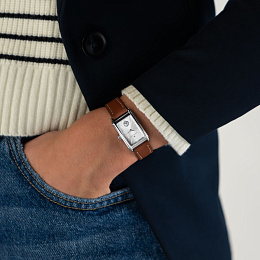 Quartz Wristwatch / H11221550
