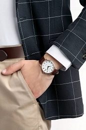 Quartz Wristwatch / 53007 37R BR