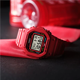 Casio G-Shock Quartz Wristwatch Unisex / DW-5600EP-4DR