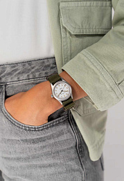 Quartz Wristwatch / H69301910