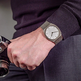 Quartz Wristwatch/YA163402